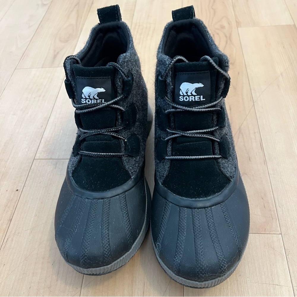 Sorel Black Winter Boots with Waterproof Traction